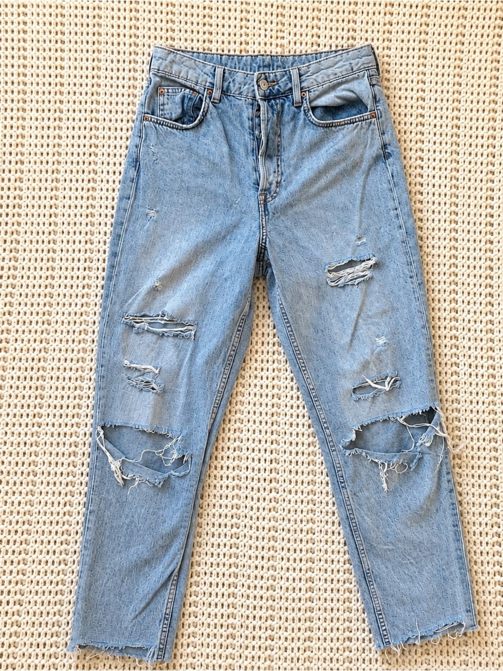 H&M Divided Jeans | Size 6 | High Rise Distressed